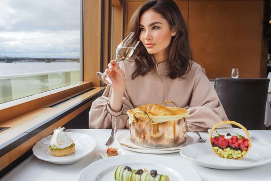 Dining Cruise