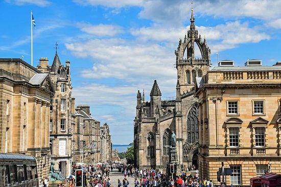 Rollstuhlgerechte Wanderaktivitäten in Edinburgh, Schottland