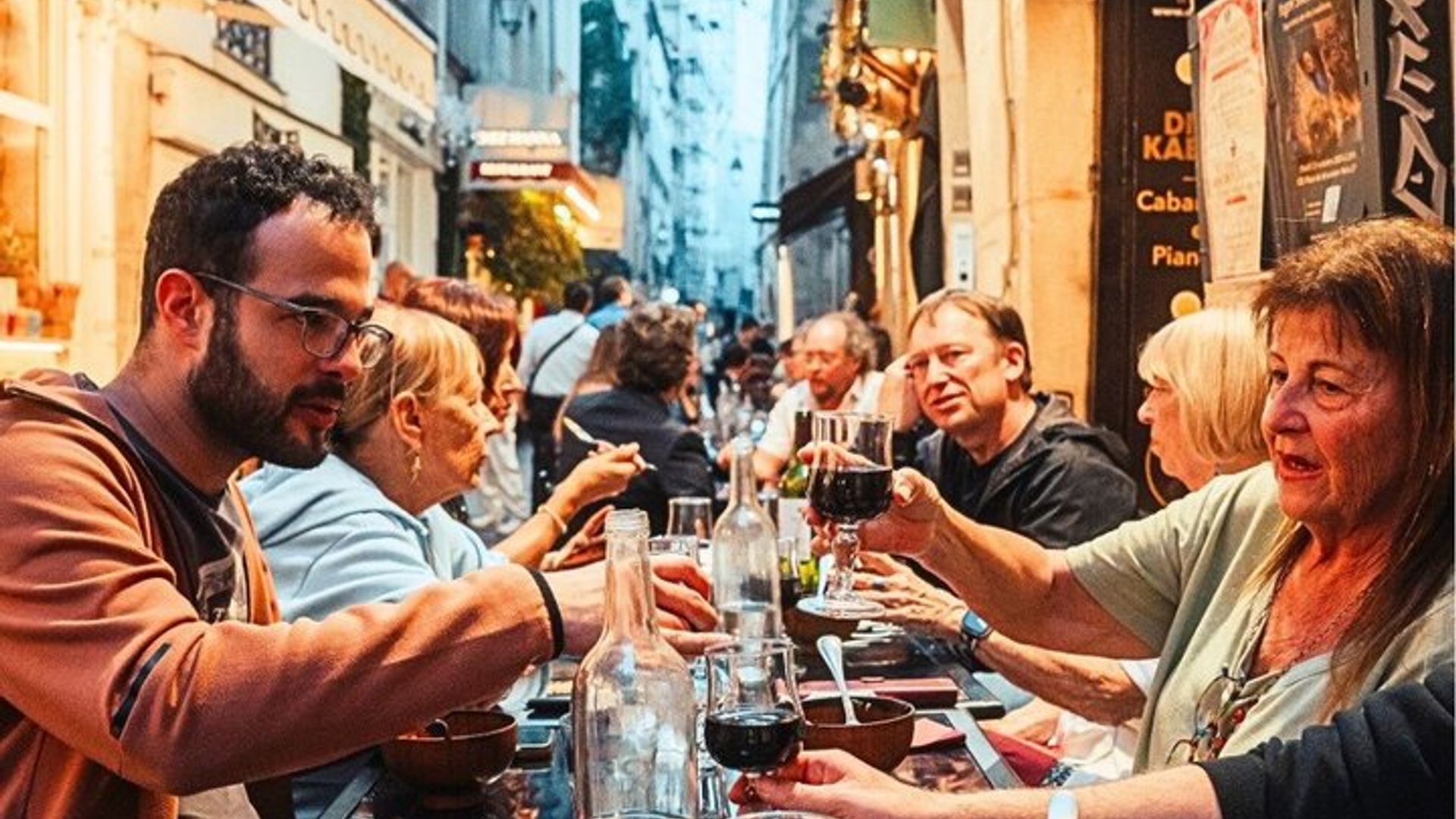 Paris: Le Marais Small-Group Food and Wine Tasting Tour