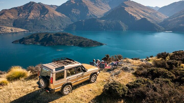Lake Wanaka and Mt. Burke Station Cruise, Picnic, and 4x4 Tour