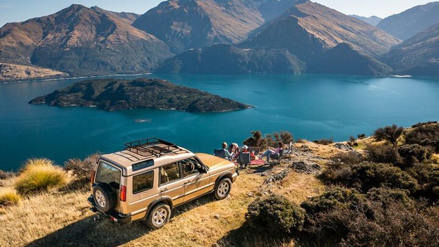 Lake Wanaka and Mt. Burke Station Cruise, Picnic, and 4x4 Tour