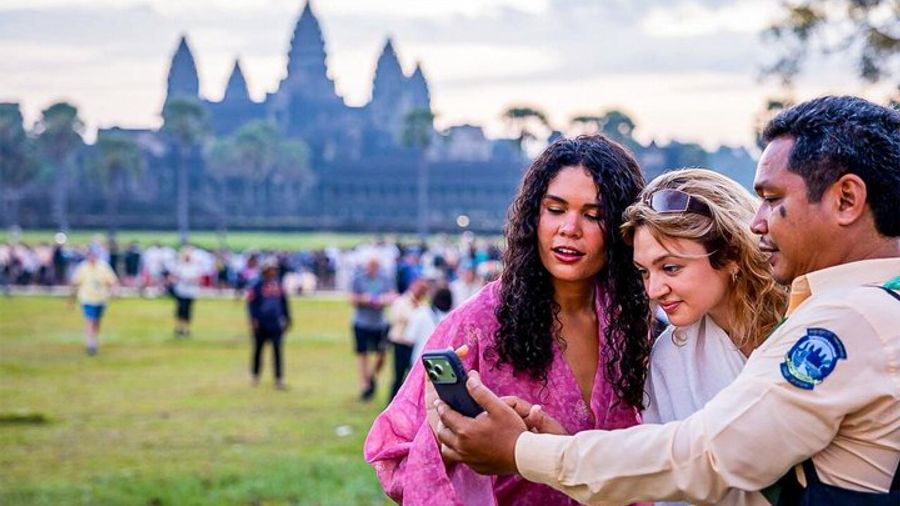 Angkor Wat Sunrise or Sunset Tour with Guide from Siem Reap