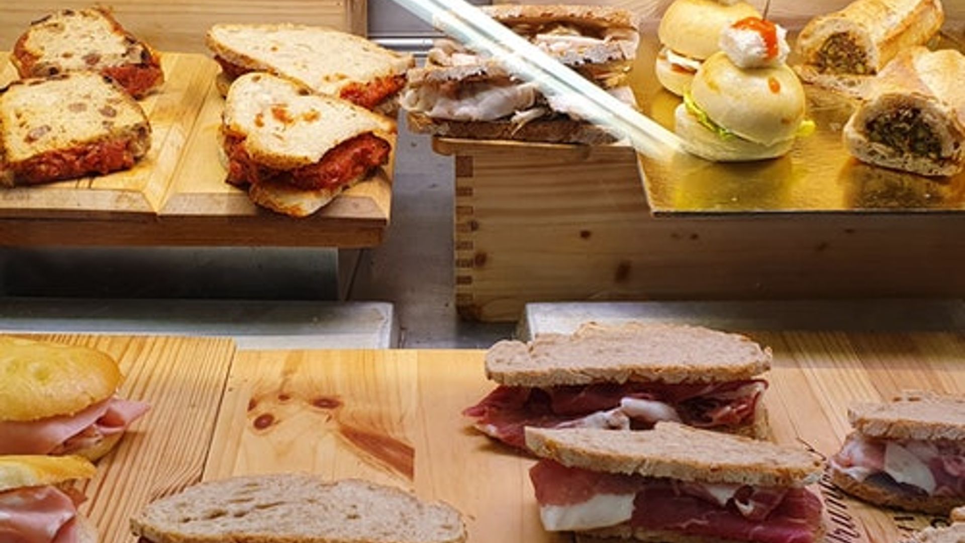 Florence: Guided Food Tour + Tastings + All’Antico Vinaio Skip The Line Access