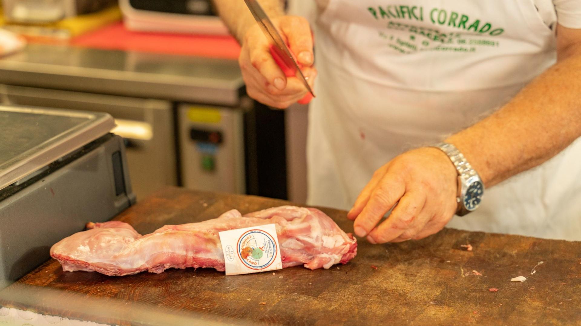 Small group market visit and cooking class with lunch or dinner at a local's home in Venice