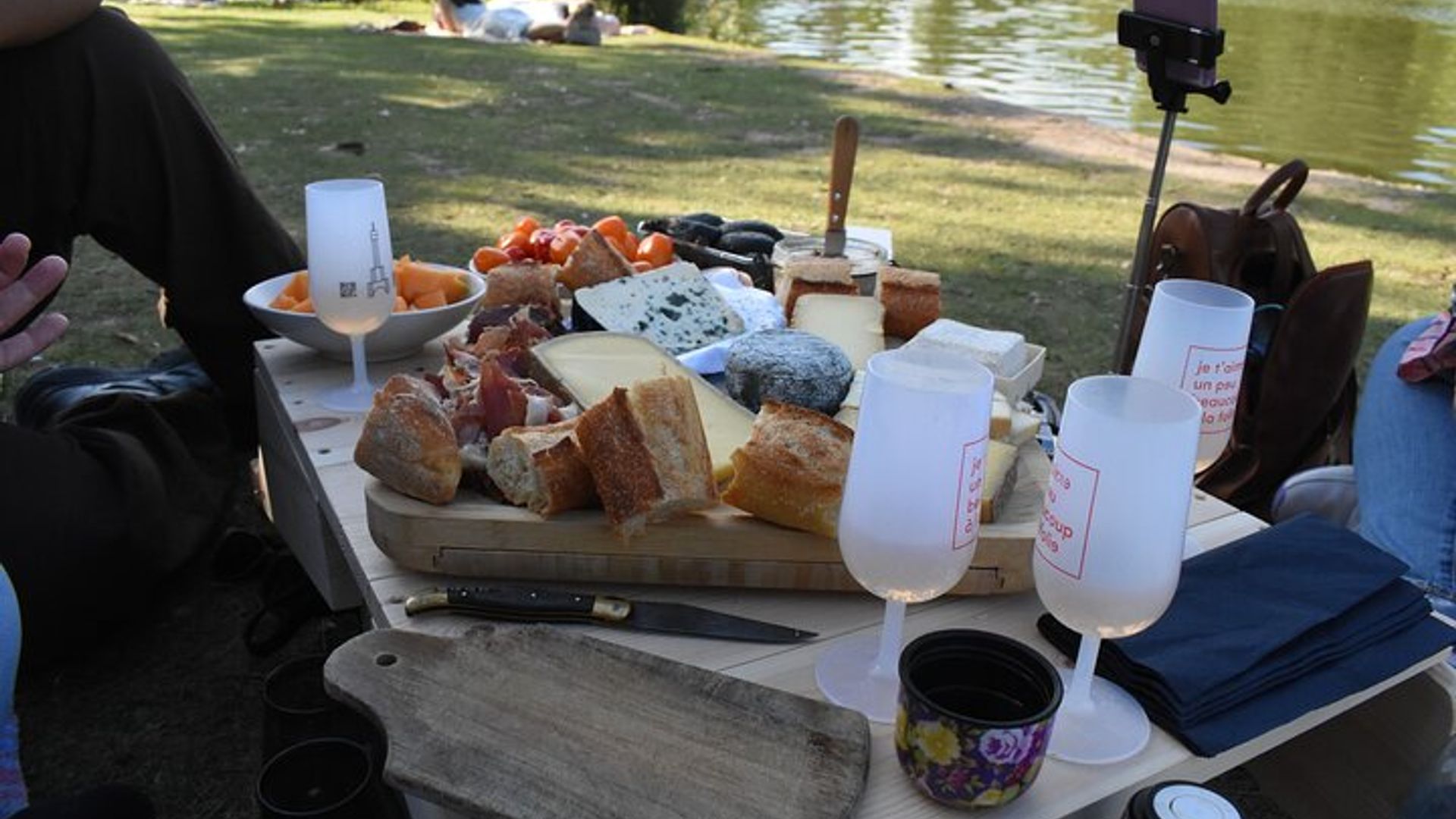 Picnic privado alrededor de un lago en París por un chef francés