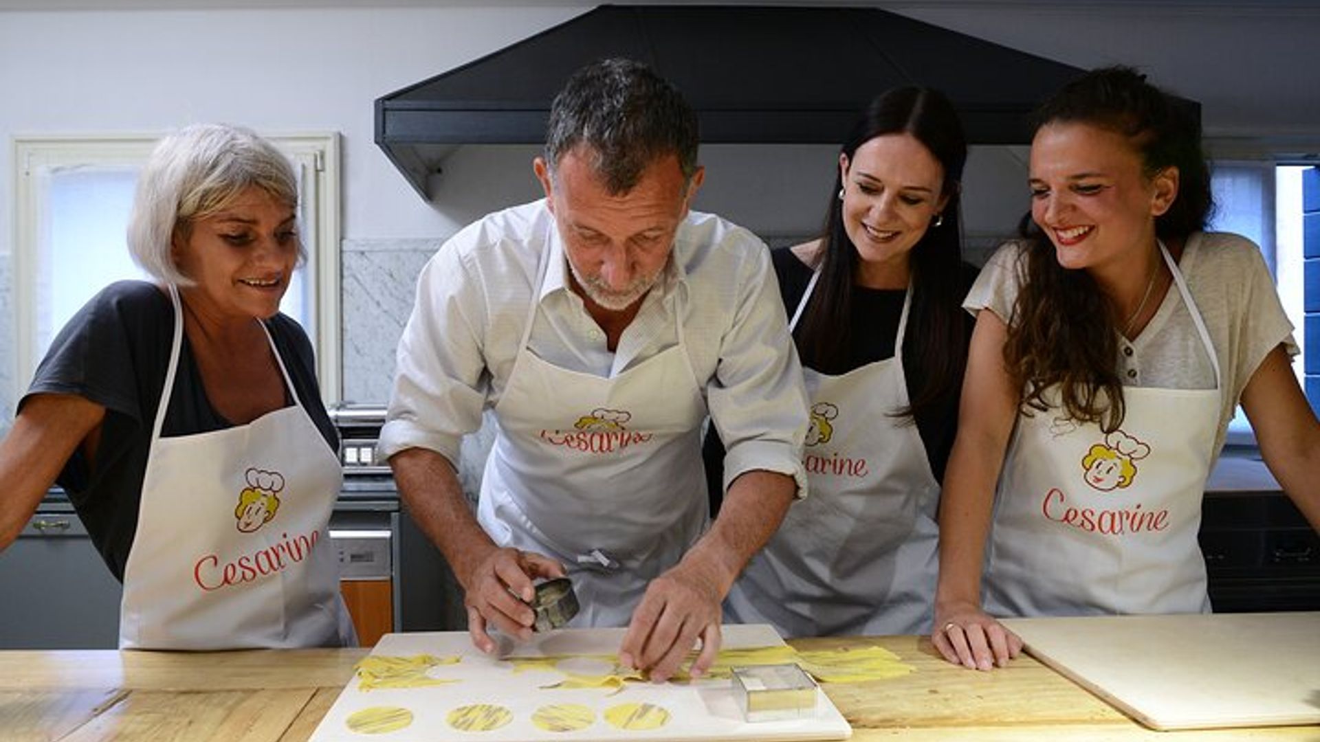 Venice: Private Market Tour, Cookery Class & Meal With Local
