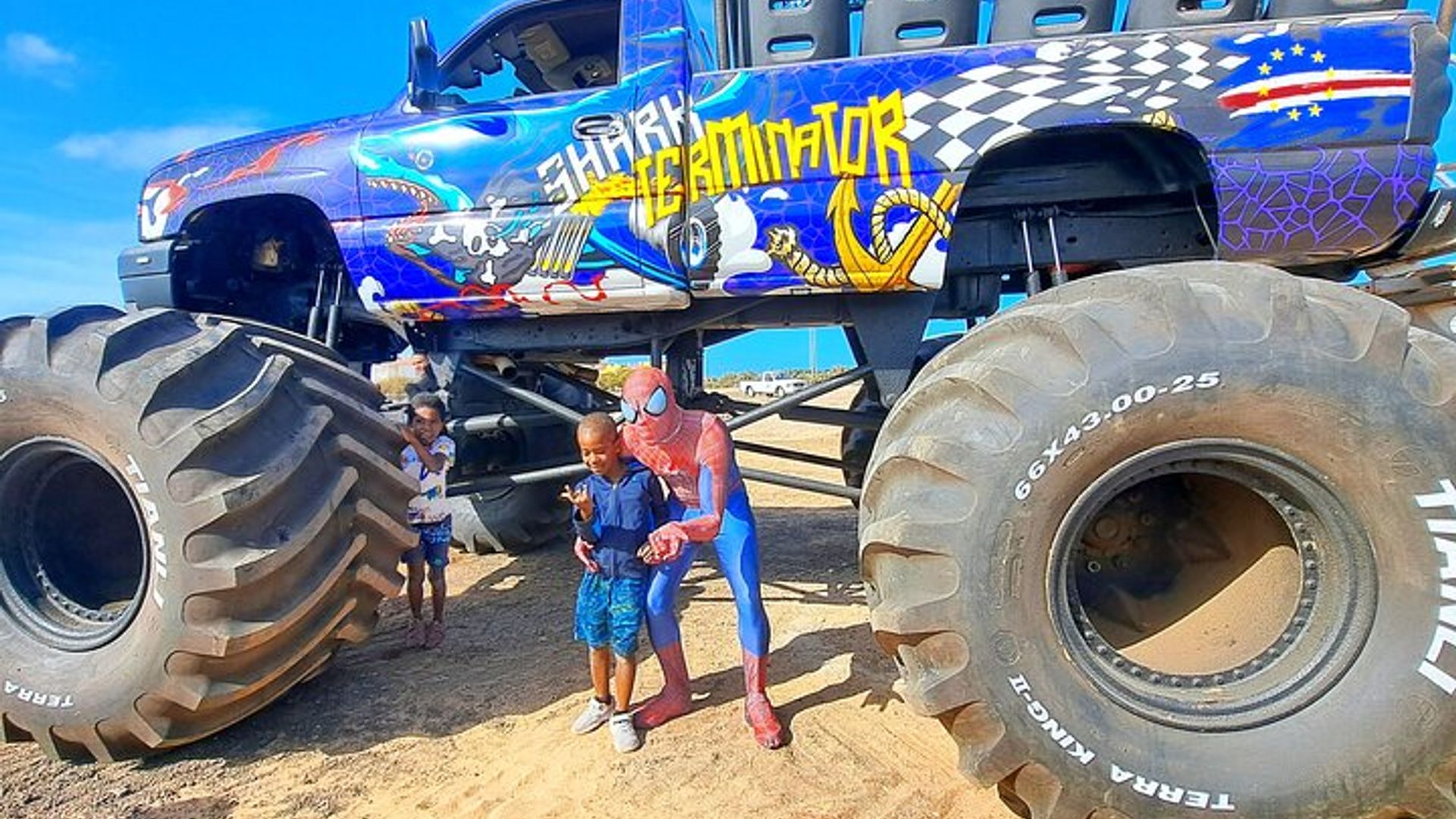 Paseo de aventura completo en un Monster Truck Cabo Verde