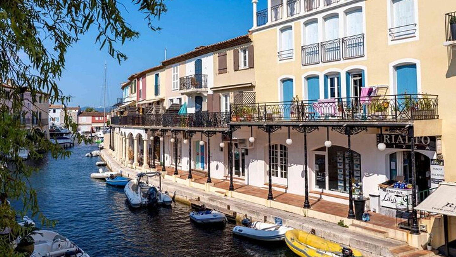Tour privado de Saint-Tropez a Port Grimaud y Grimaud Village