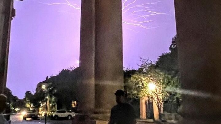 Charleston Dark History and Ghost Tour