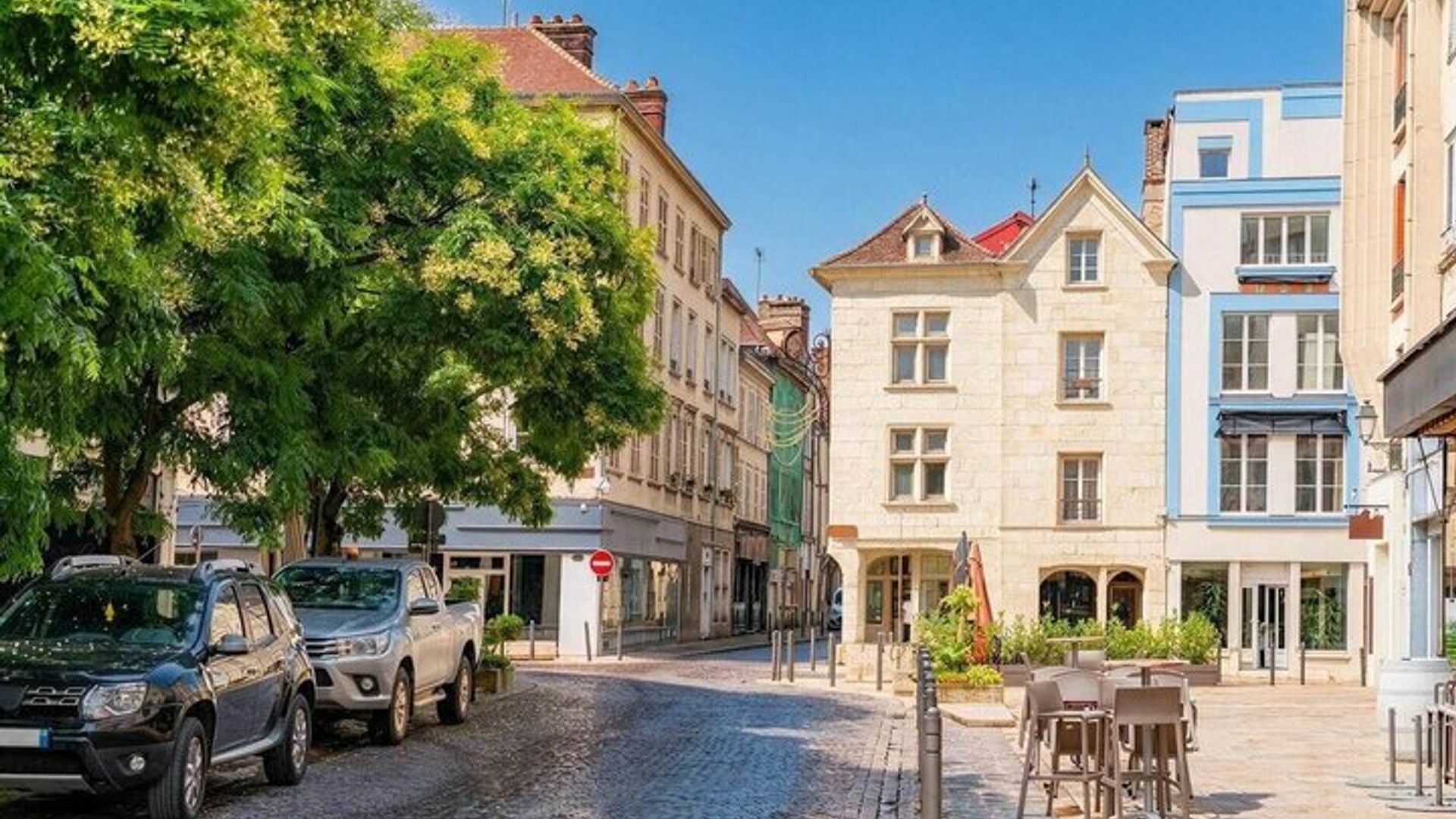 Hallo Poitiers : Private 2 - Stunden Intro Stadtrundgang mit Ortskundiger Reiseleiter