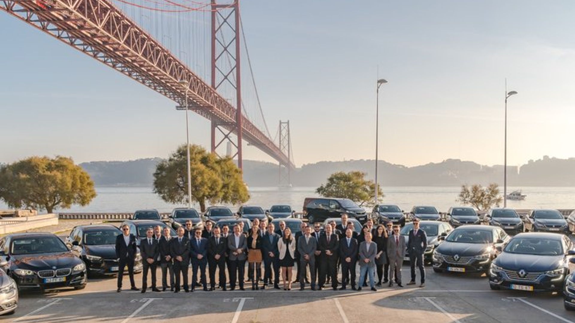 Lisbon Airport Private Transfer to/from Portugal Top Destinations