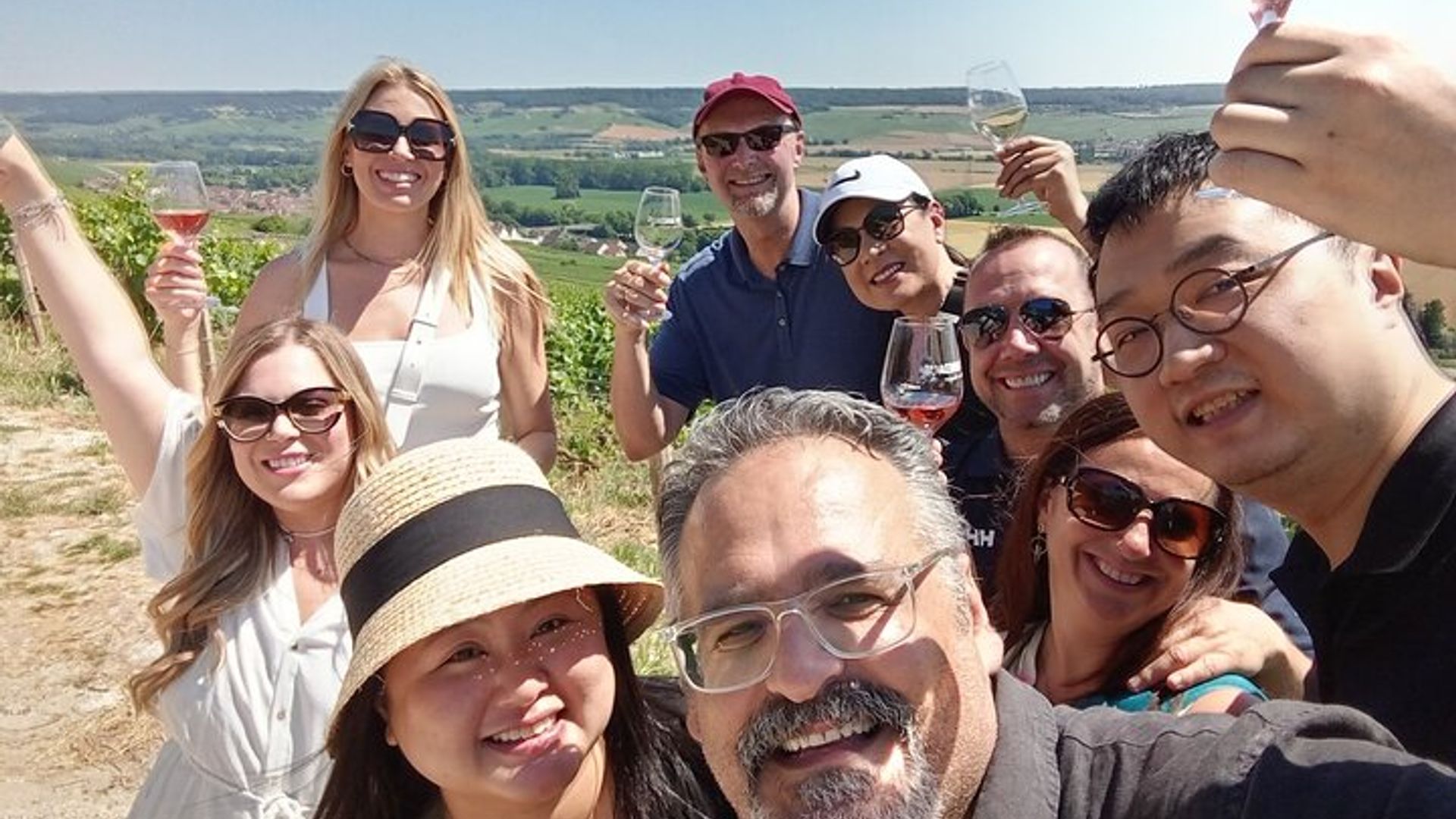 Champagne Day Trip from Paris with 8 Tastings & Lunch