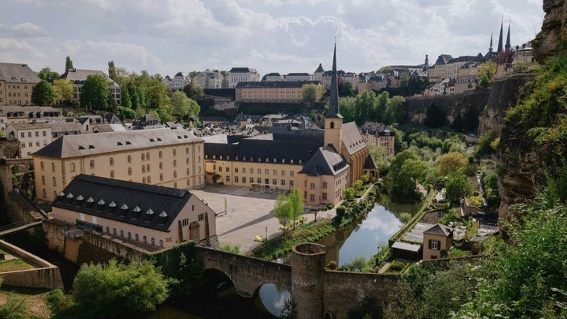 Gibraltar of the North Self Guided Tour of Luxembourg with app