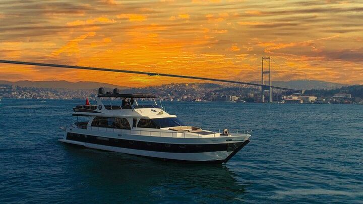 Istanbul Bosphorus Straight Sunset Cruise on Luxury Yacht