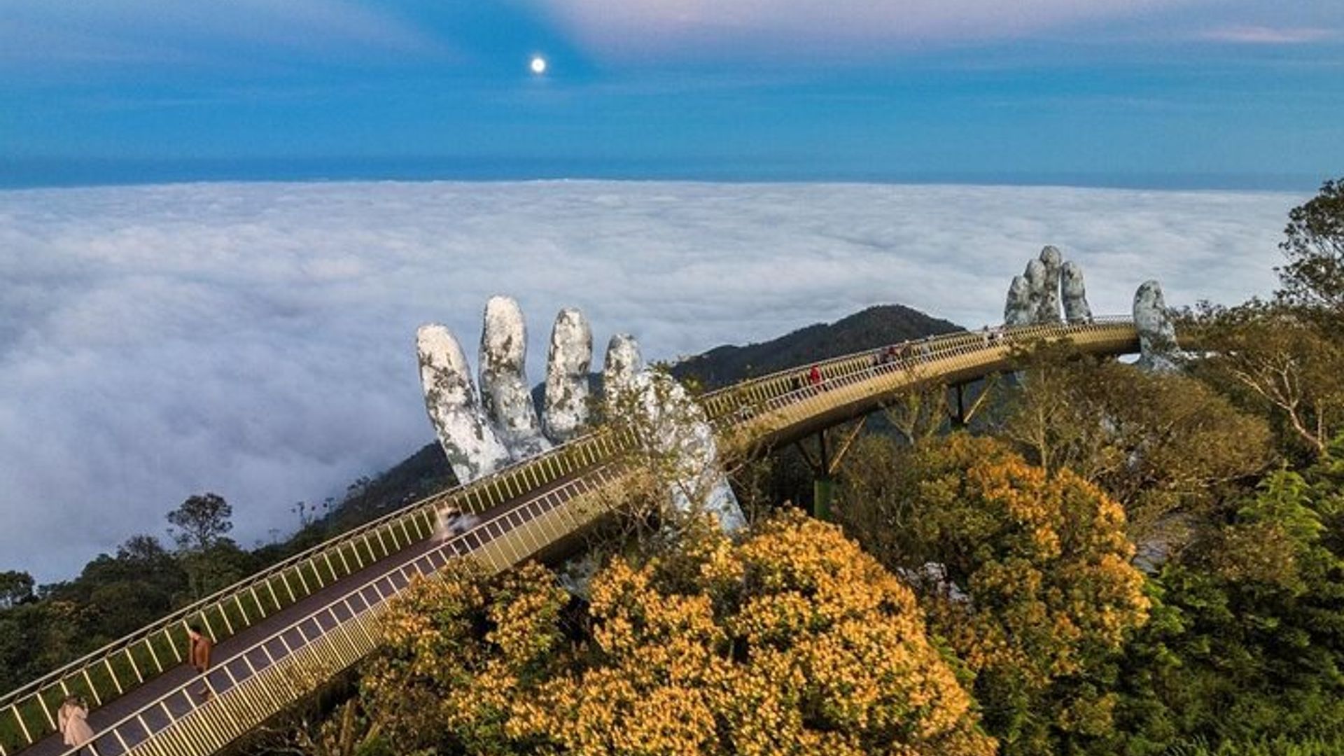Chan May nach Golden Bridge via Hai Van – Englisch sprechender Fahrer