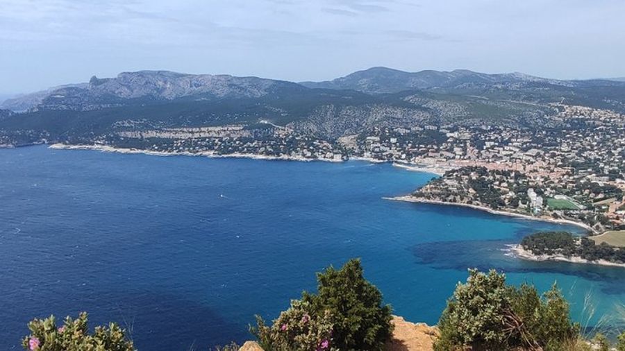 Marseille, Aix-en-Provence, Cassis Full-Day Private Tour