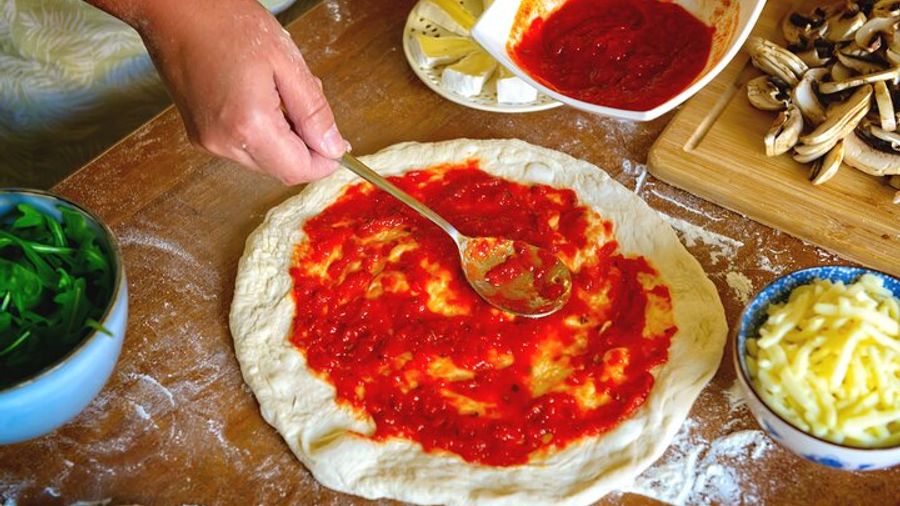 Amalfi Small-Group Pizza-Making Class and Garden Tour