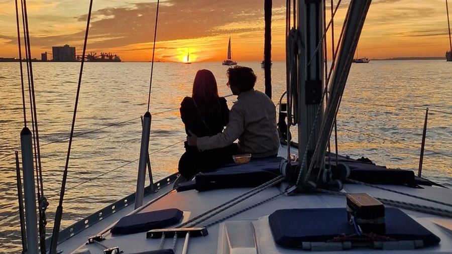 Lisbon Sunset Sailing Tour With Wine and Drinks