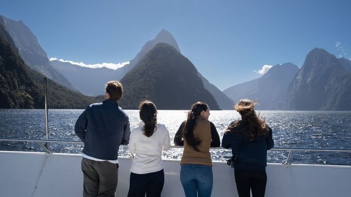 Milford Sound Tour and Nature Cruise with Lunch, from Te Anau