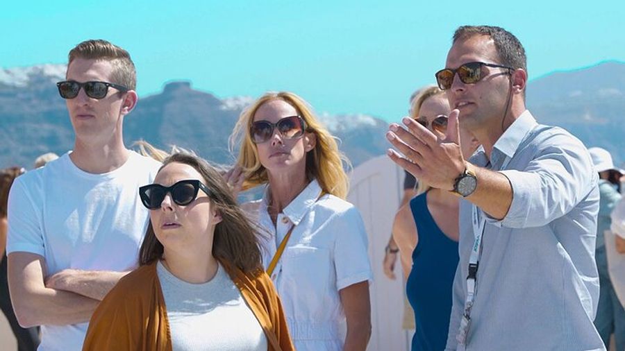 Santorini: Private Custom Half- or Full-Day Sightseeing Tour