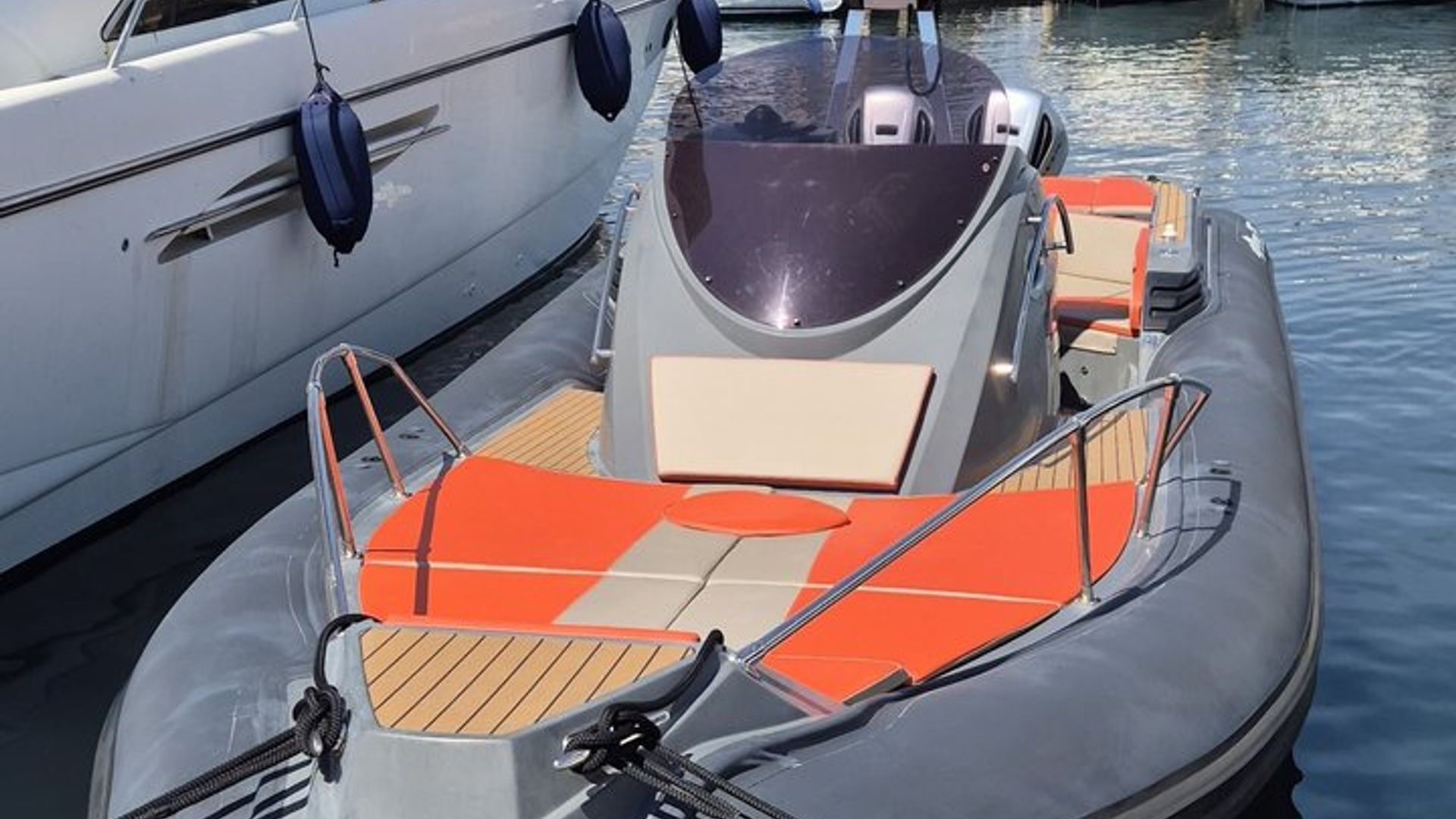 Private 11m boat trip Côte de Hyères to Port Cros