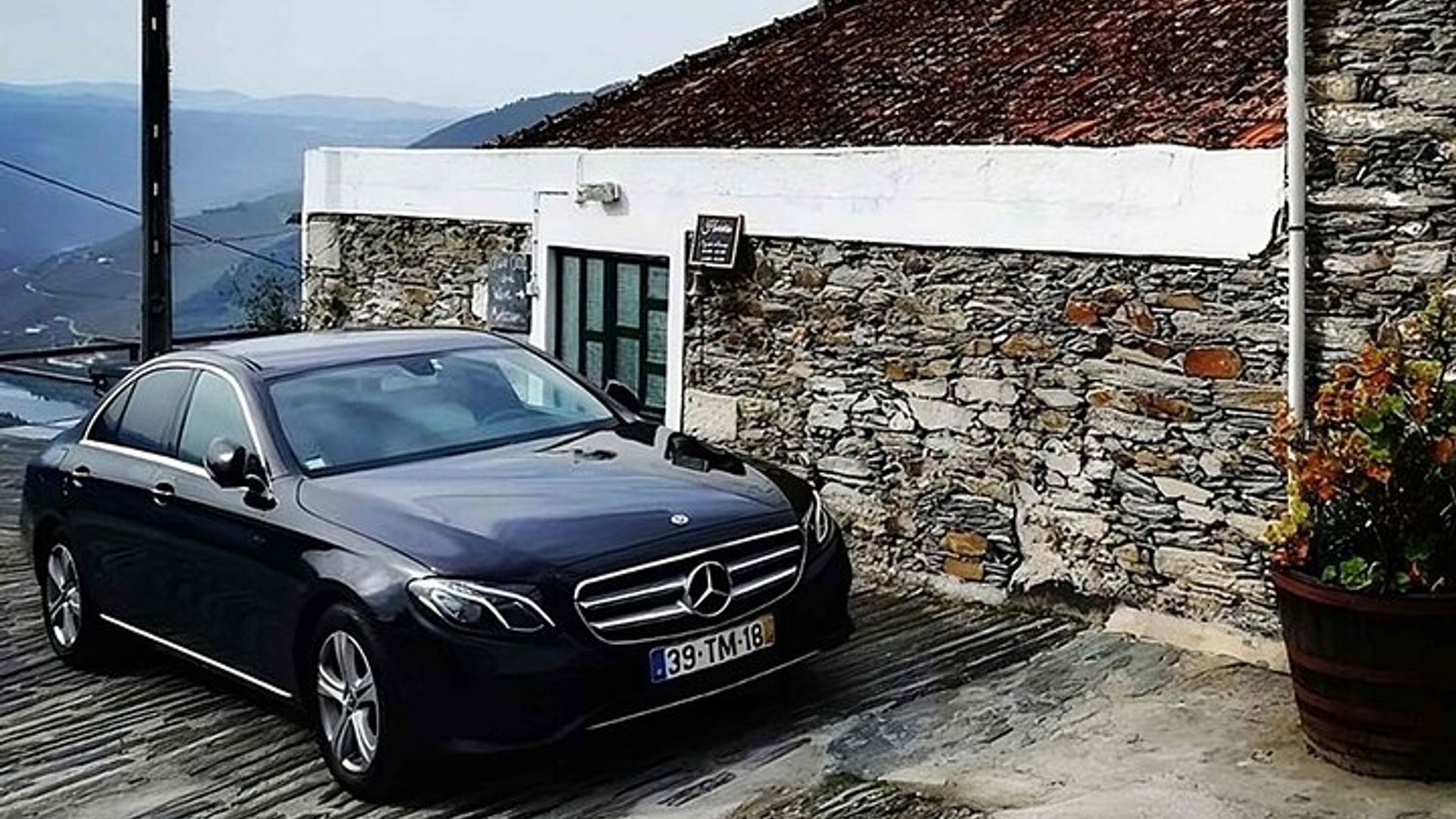 Transfer vom Flughafen Porto nach Braga oder Guimarães Hotels