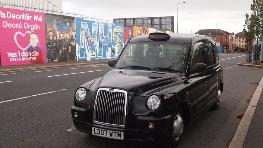 Belfast Highlights Tour in a Private Black Cab