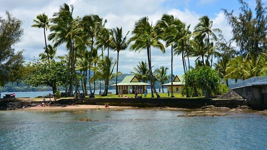 Historic Hilo Bay and Coconut Island Guided Kayak Adventure