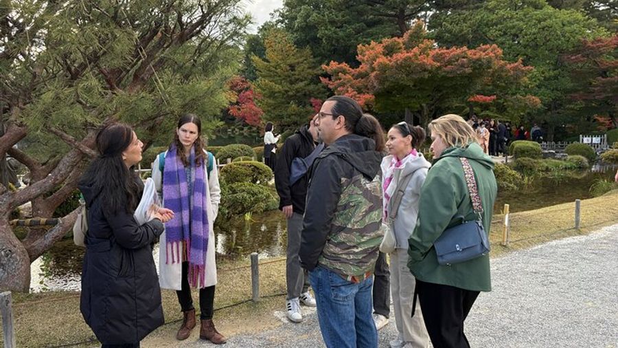 Kenrokuen Garden and Kanazawa Castle Walking Tour