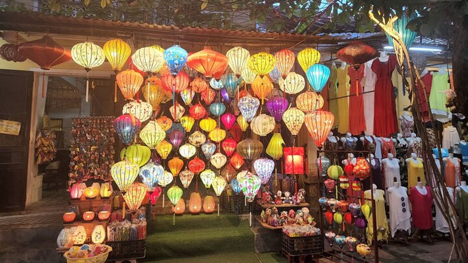 Private Tour MARMOR MOUNTAIN-Caves &HOI AN Ancient Town-BoatRide