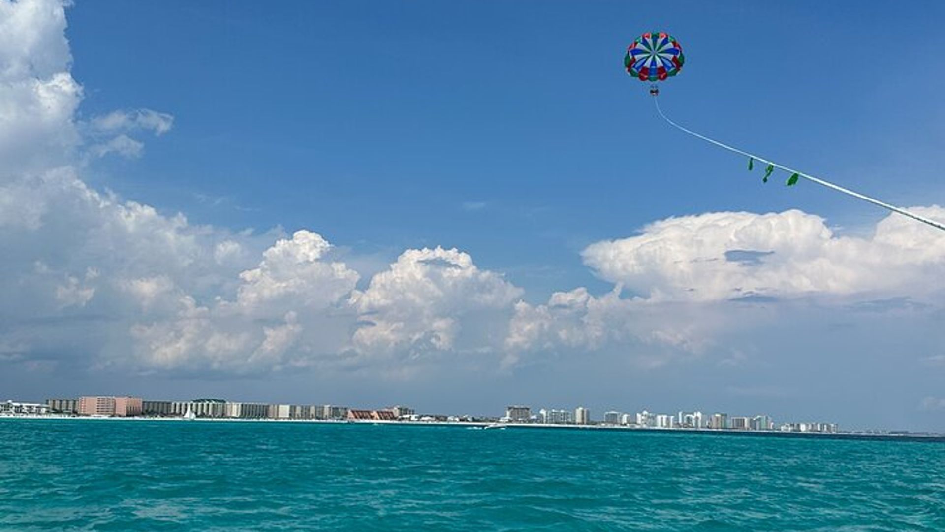 Parasailing-Erfahrung in kleiner Gruppe