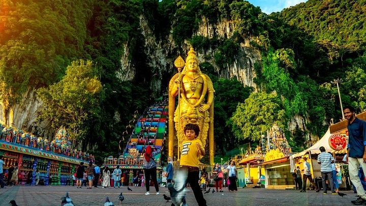 Batu Caves, National Mosque & Central Market Kuala Lumpur Tour
