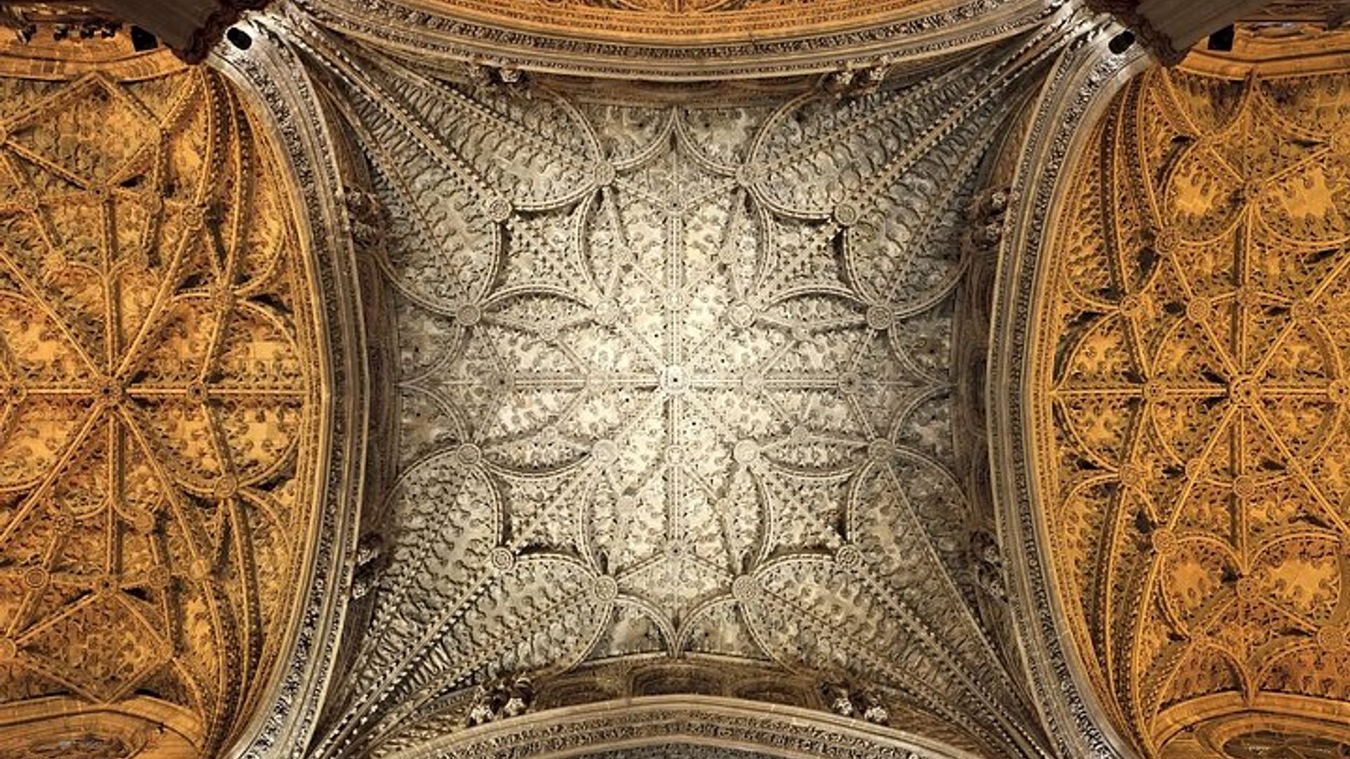 Alcazar of Seville Guided tour with Skip the Line Access