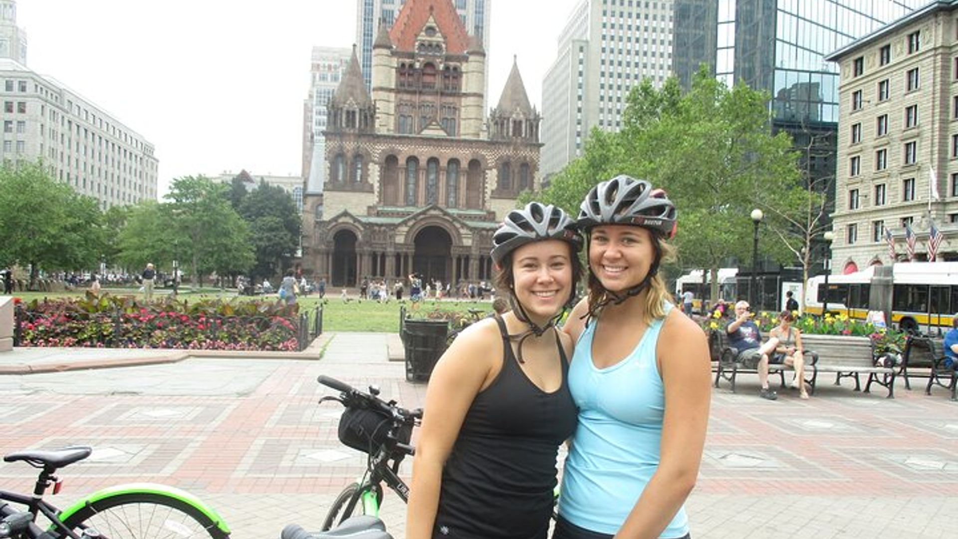Boston Hybrid Bike 24-Hour Bike Rental image 3