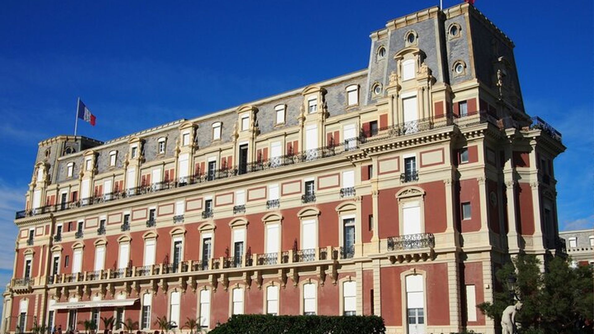 Búsqueda del tesoro y visita autoguiada de lugares de interés de Biarritz