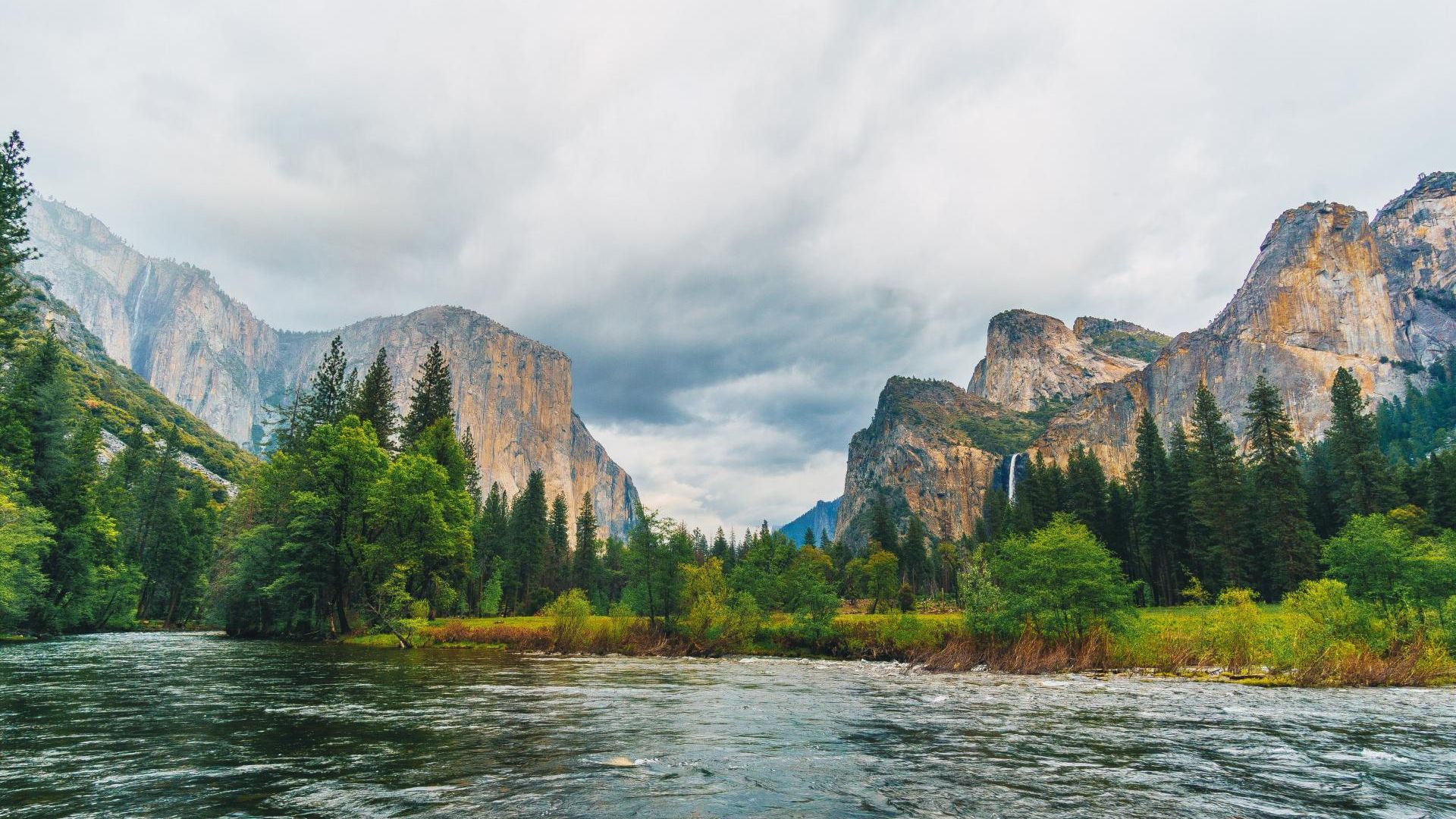 Yosemite National Park One-Way image 1