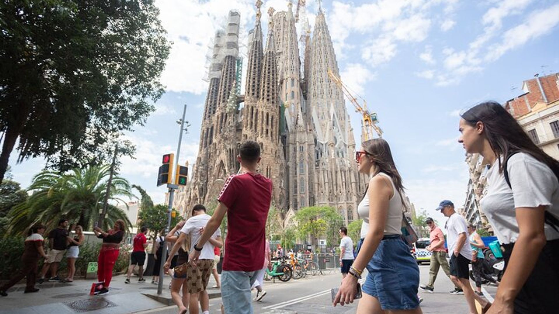 Sagrada Familia Guided Tour with Skip the Line Ticket