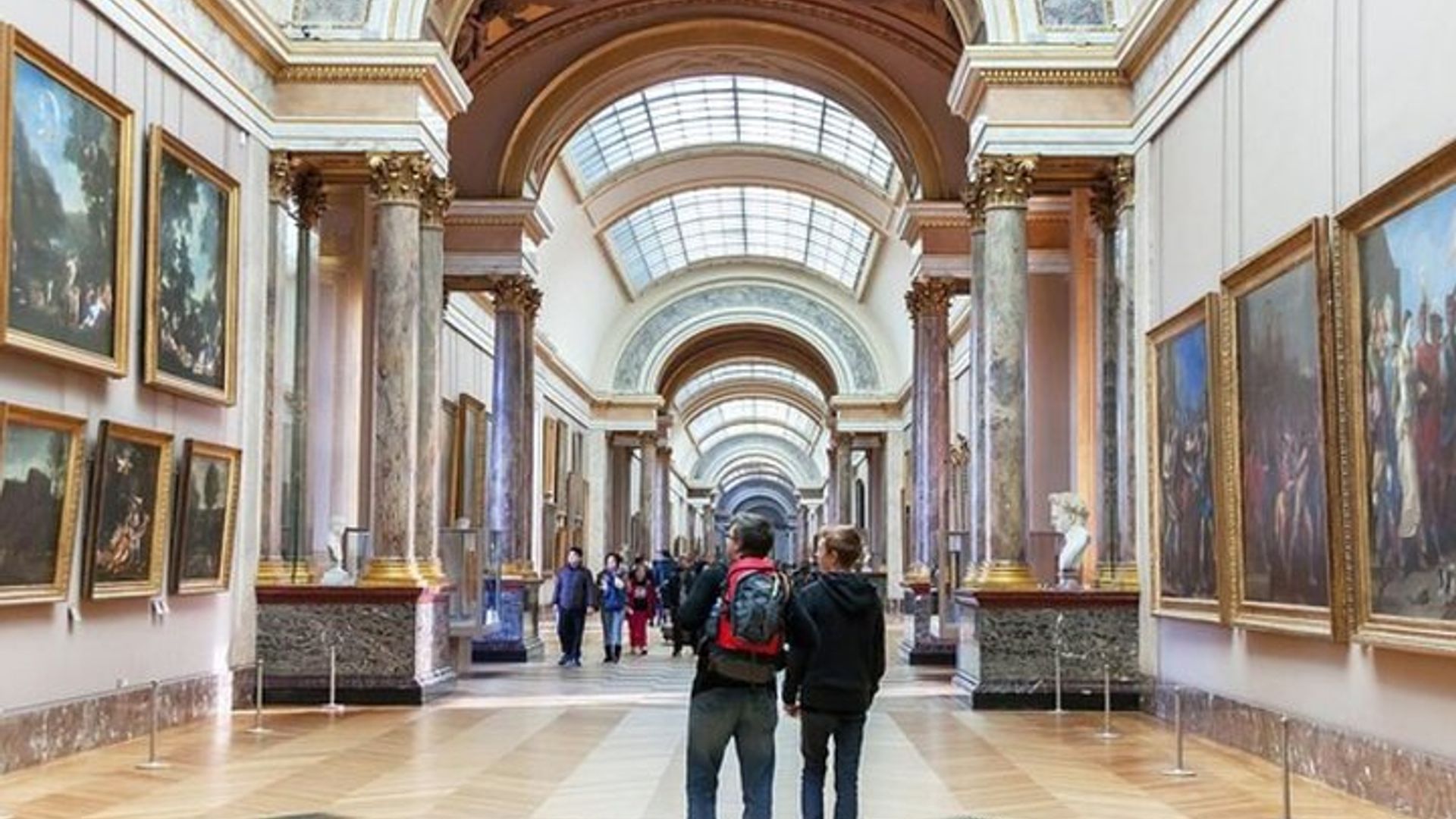 Paris: Louvre Walking Tour with Museum Entry