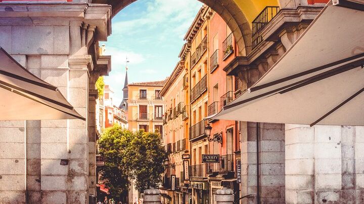 Madrid : Puerta del Sol, Plaza Mayor and Royal Palace