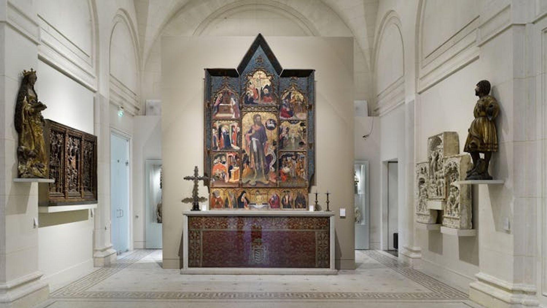 Museum of Decorative Arts ticket and Paris city audio tour