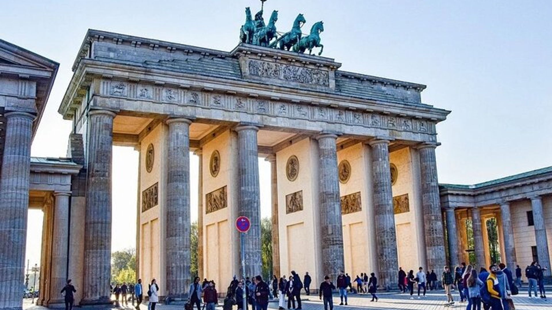 Berlin History and Highlights Guided Walking Tour