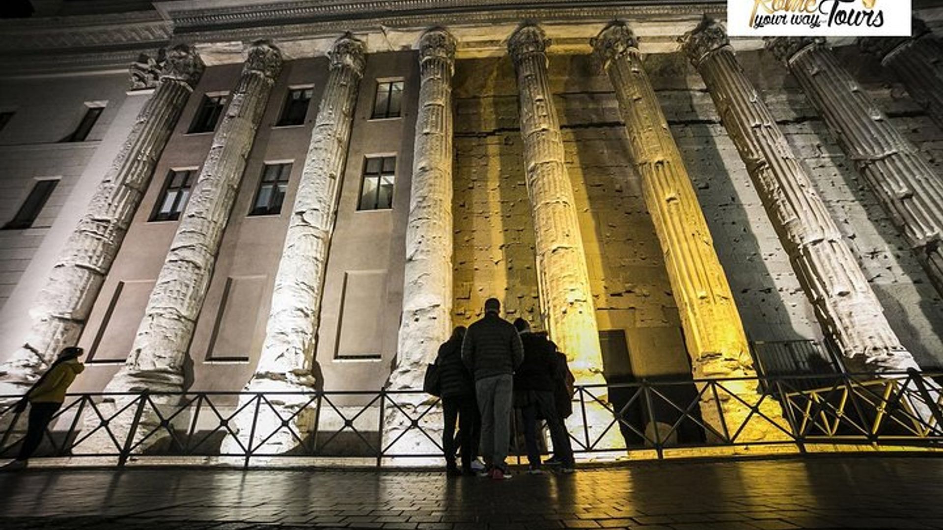 Rome Night Tour with Trevi Fountain, Navona, Spanish Steps