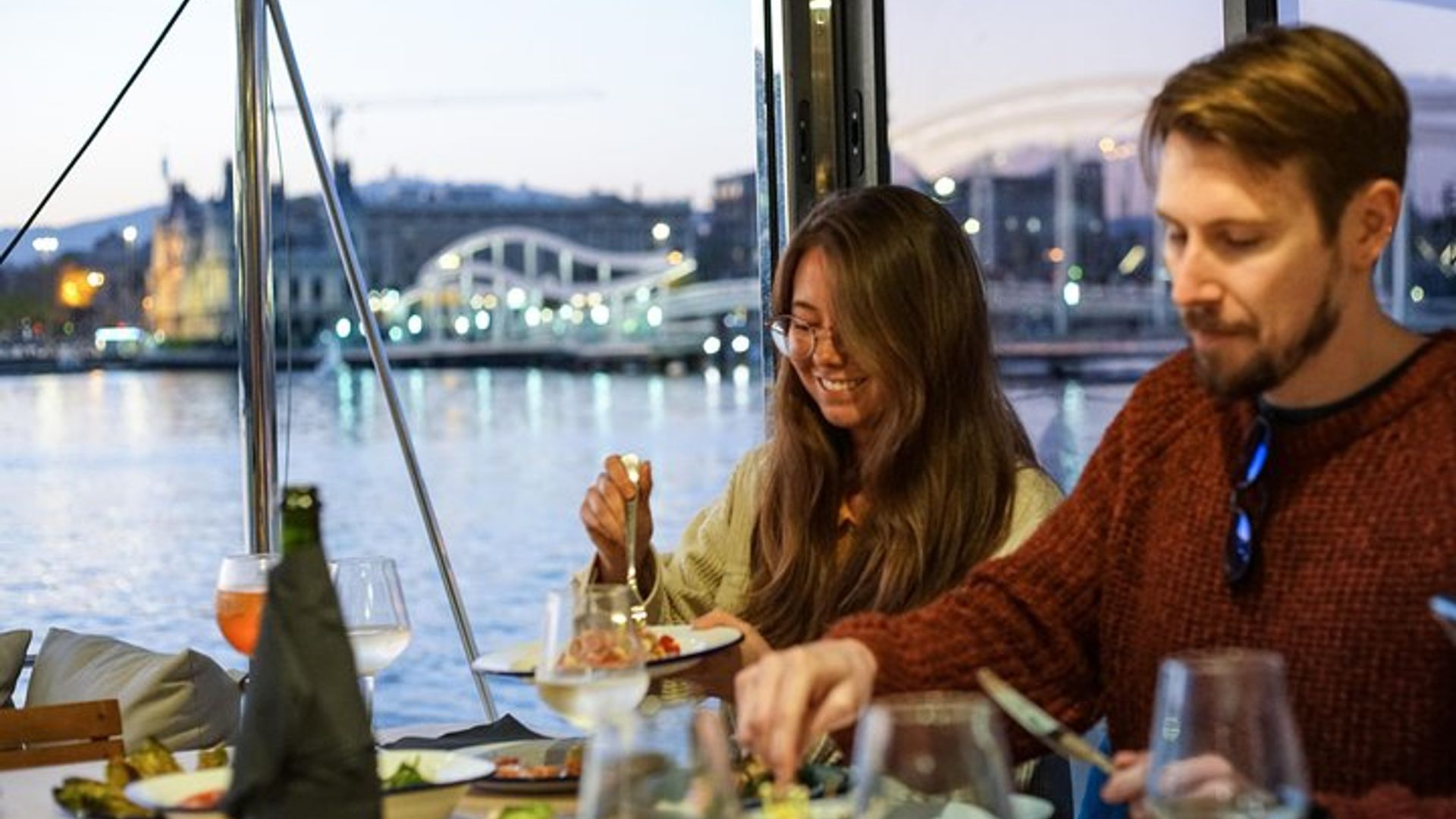Barcelona Private Lunch or Dinner Catamaran Cruise With Chef