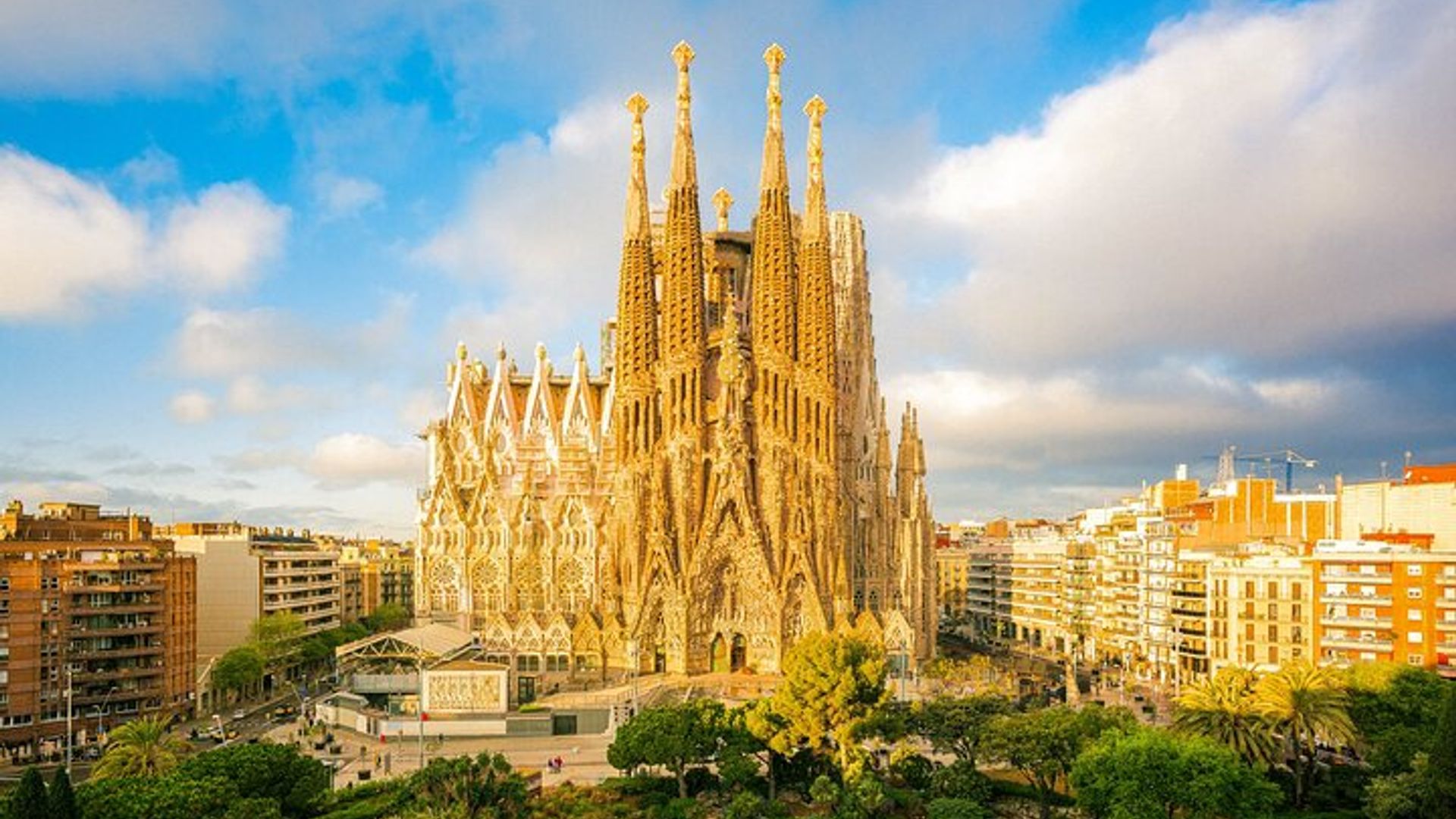 Tour Salta Fila della Sagrada Familia di Barcellona con Museo e Scuola