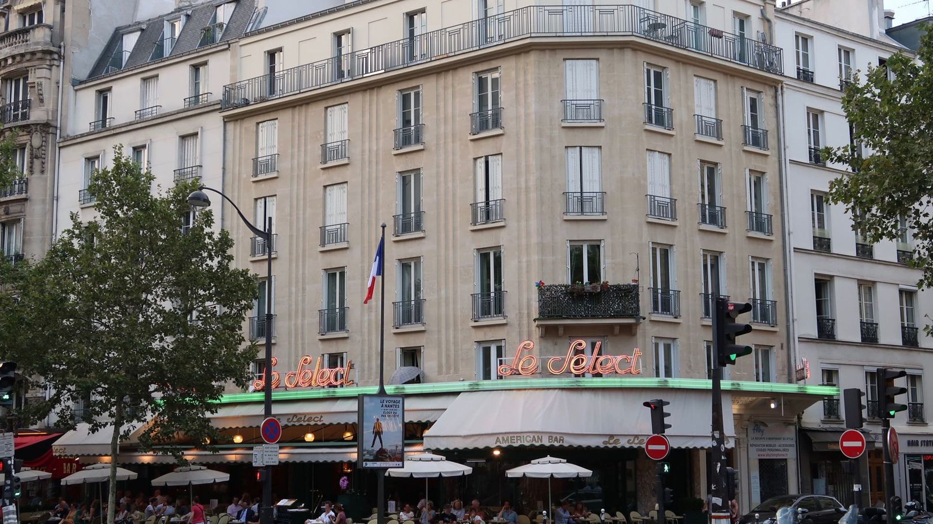 Montparnasse tower and quarter Self-Guided Audio Tour with Ticket