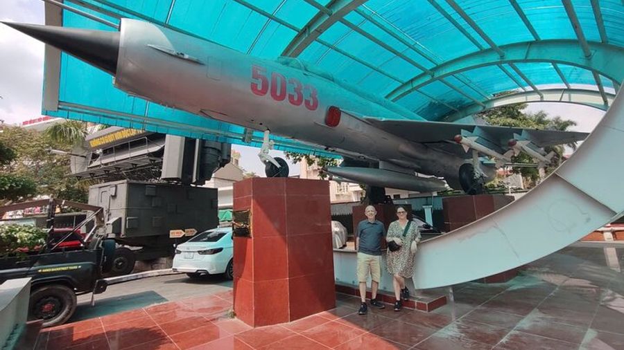 Hanoi Hoa Lo Prison and War museums Tour