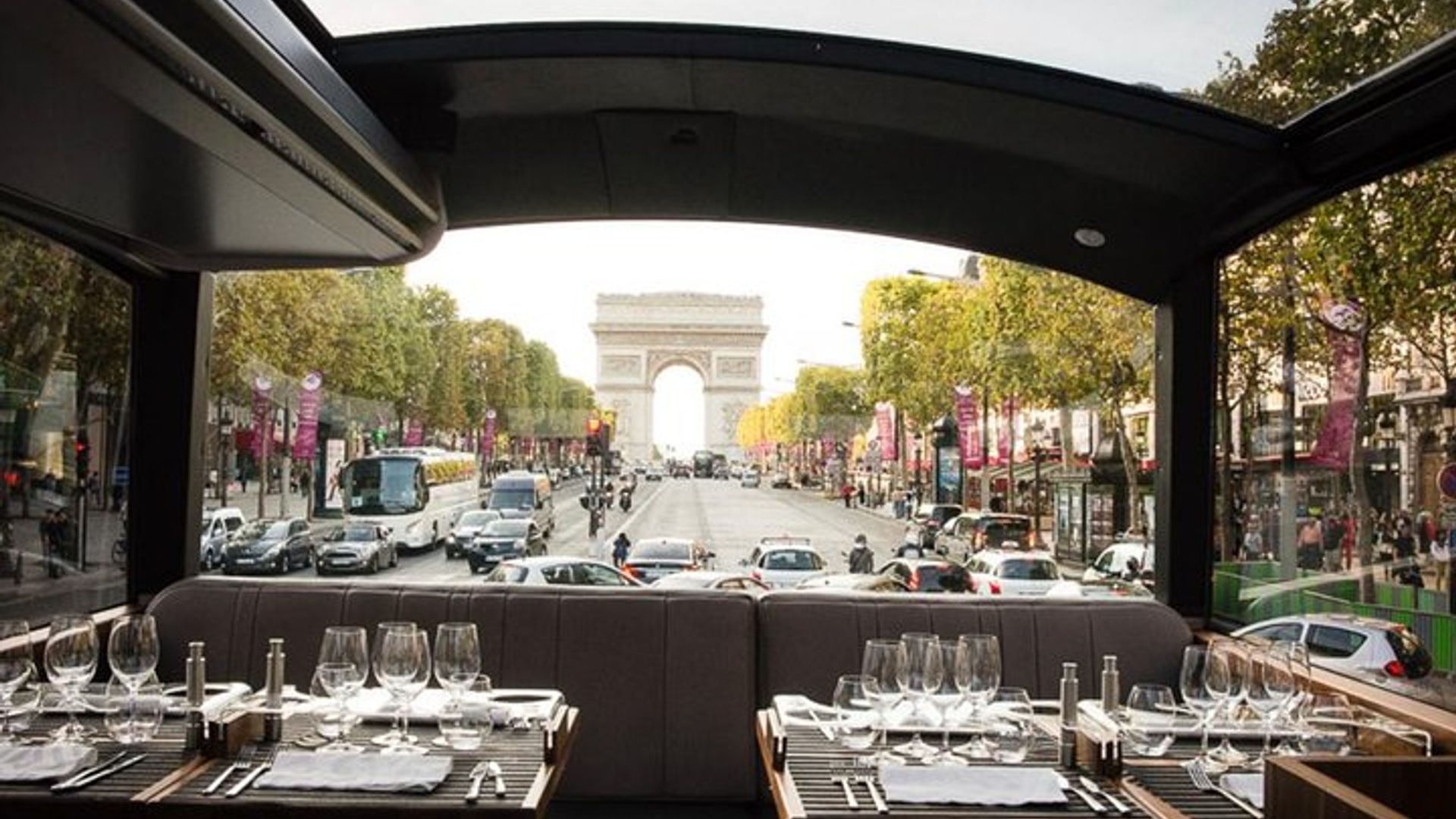 PARIS : Gourmet lunch by Luxury Bus in The Capital of Love