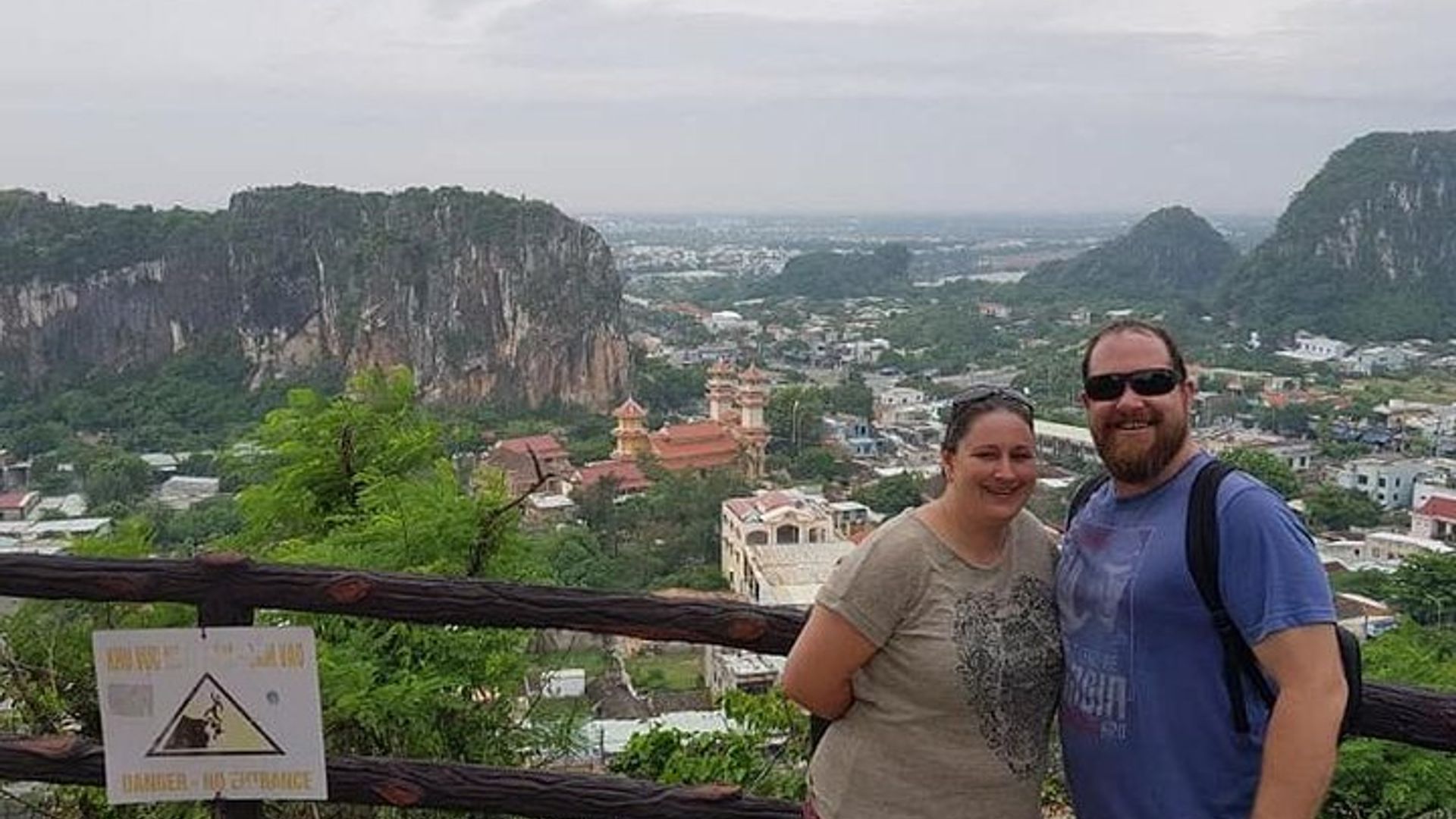 Private Tour MARMOR MOUNTAIN-Caves &HOI AN Ancient Town-BoatRide