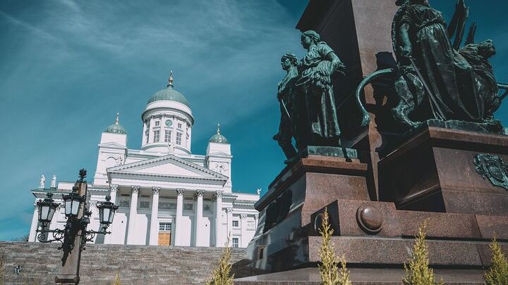 Helsinki private tour with a city planner