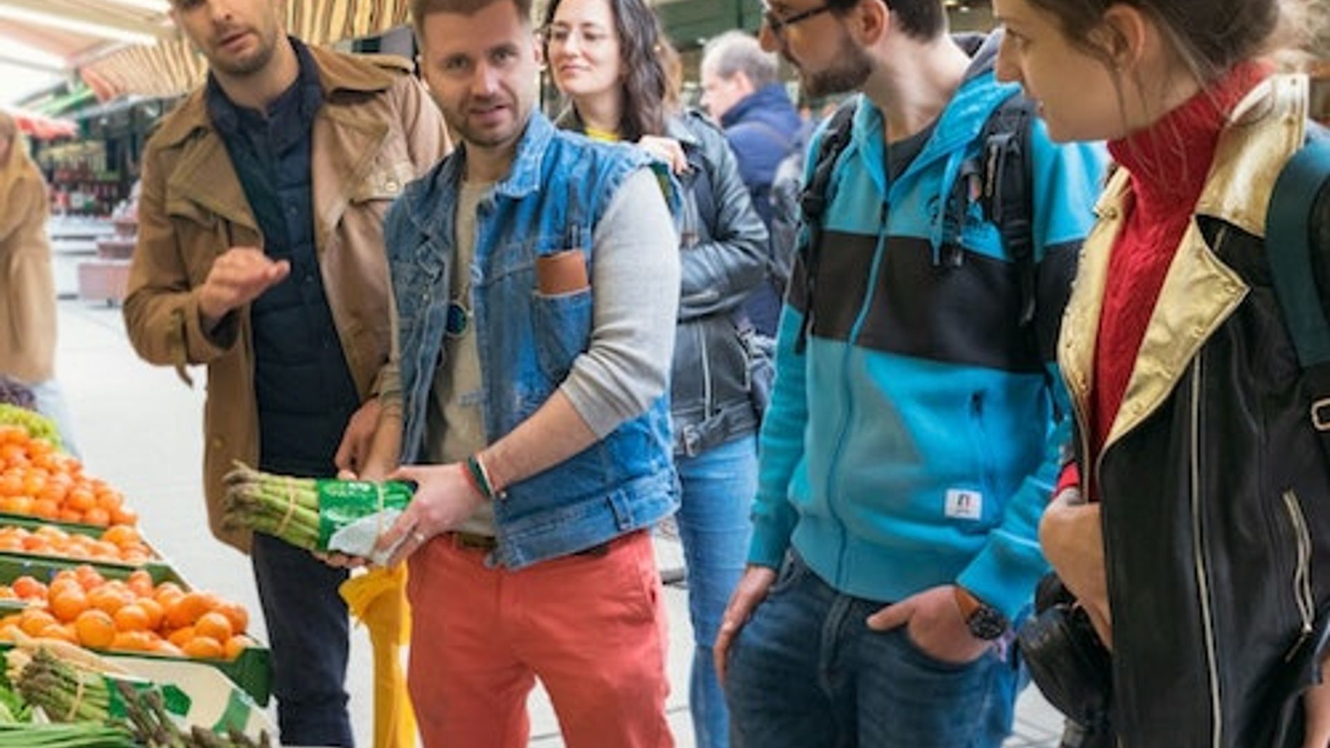 Vienna: Naschmarkt Culinary Tour